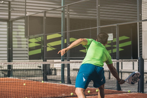 Padel - gra przy siatce