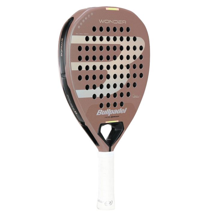 Bullpadel Wonder Claudia Fernández